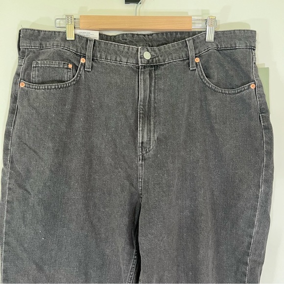 H&M NWT Loose Mom Jeans, Black Wash, Grey Relaxed Fit Straight Jeans - Picture 2 of 12